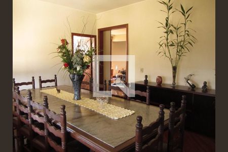 Casa à venda com 353m², 3 quartos e 4 vagas