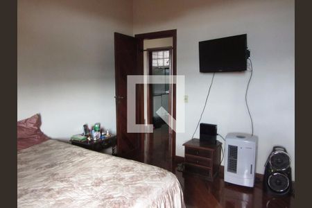 Casa à venda com 353m², 3 quartos e 4 vagas