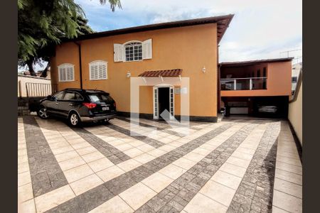 Casa à venda com 397m², 3 quartos e 8 vagas