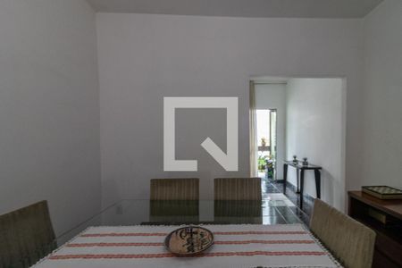 Casa à venda com 227m², 4 quartos e 3 vagas