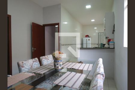 Casa à venda com 155m², 3 quartos e 4 vagas