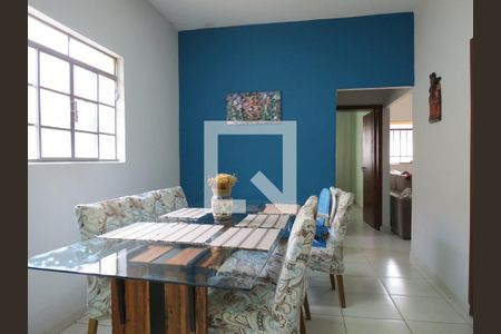 Casa à venda com 155m², 3 quartos e 4 vagas