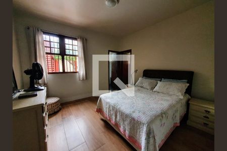 Casa à venda com 325m², 4 quartos e 4 vagas