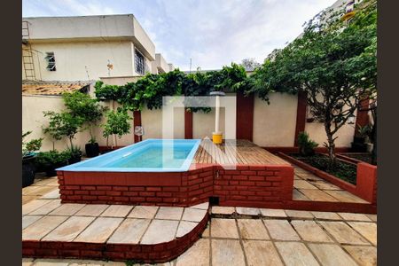 Casa à venda com 325m², 4 quartos e 4 vagas