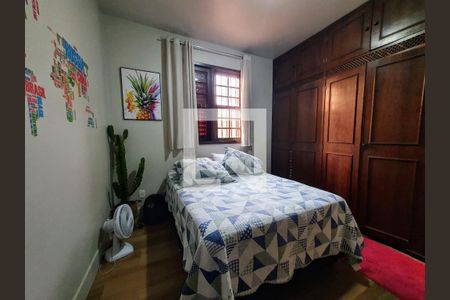 Casa à venda com 325m², 4 quartos e 4 vagas