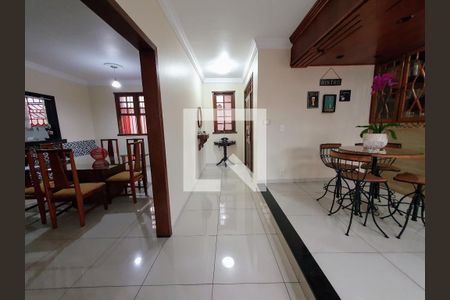 Casa à venda com 325m², 4 quartos e 4 vagas