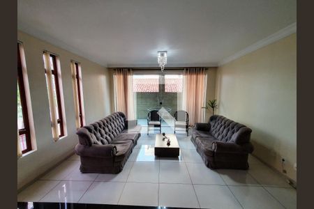 Casa à venda com 325m², 4 quartos e 4 vagas