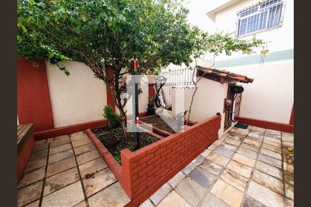 Casa à venda com 325m², 4 quartos e 4 vagas