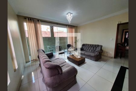 Casa à venda com 325m², 4 quartos e 4 vagas