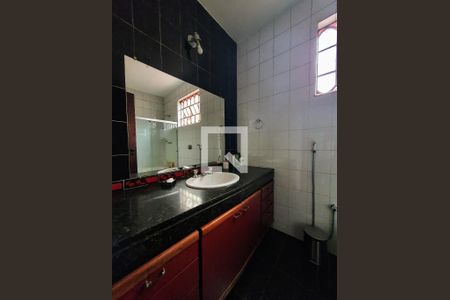 Casa à venda com 325m², 4 quartos e 4 vagas