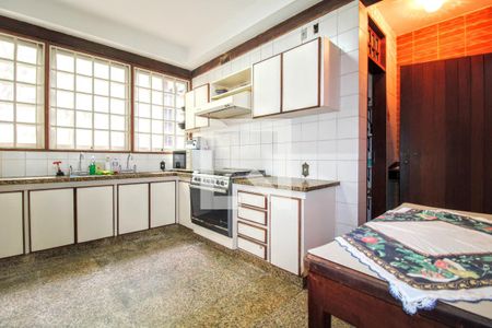 Casa à venda com 650m², 5 quartos e 3 vagas