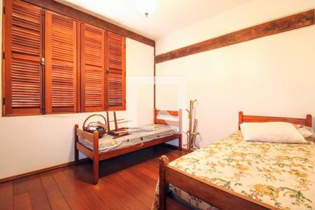 Casa à venda com 650m², 5 quartos e 3 vagas