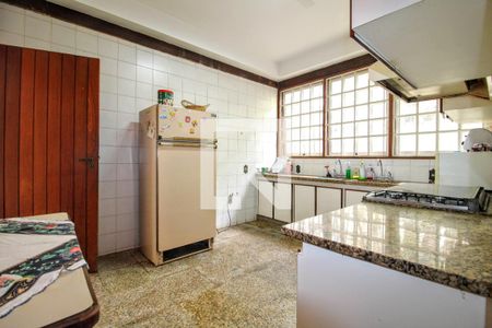 Casa à venda com 650m², 5 quartos e 3 vagas