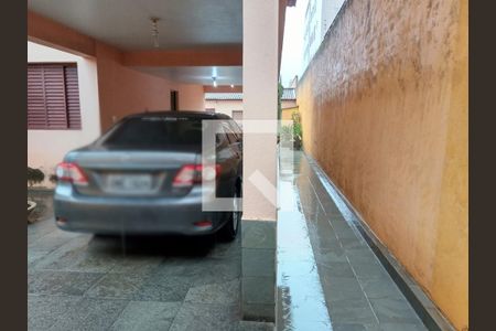 Casa à venda com 236m², 4 quartos e 3 vagas