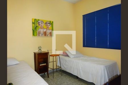 Casa à venda com 326m², 4 quartos e 3 vagas