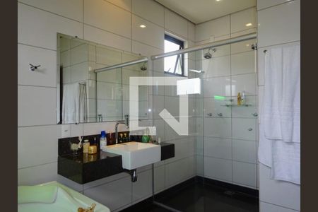 Casa à venda com 326m², 4 quartos e 3 vagas