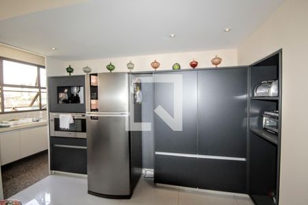 Apartamento à venda com 310m², 4 quartos e 3 vagas