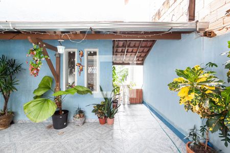 Casa à venda com 326m², 5 quartos e 3 vagasFachada