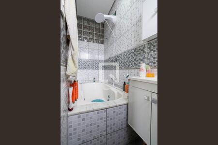 Casa à venda com 326m², 5 quartos e 3 vagasBanheiro da suíte 