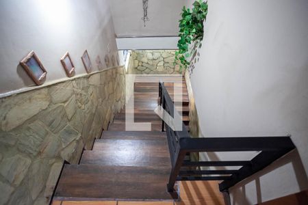 Casa à venda com 326m², 5 quartos e 3 vagasEscada