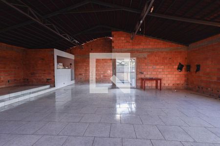 Casa à venda com 293m², 4 quartos e 1 vaga