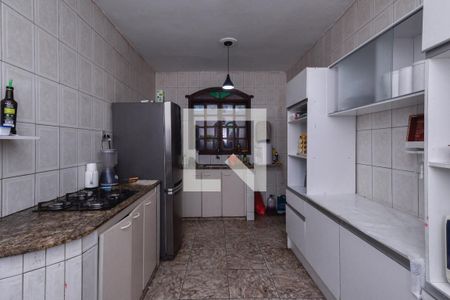 Casa à venda com 293m², 4 quartos e 1 vaga