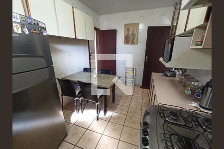 Casa à venda com 291m², 5 quartos e 4 vagas