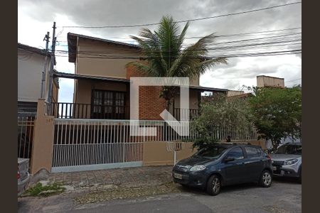 Casa à venda com 291m², 5 quartos e 4 vagas