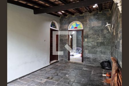 Casa à venda com 181m², 3 quartos e 5 vagas