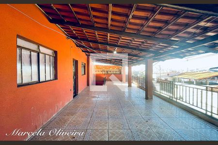 Casa à venda com 222m², 4 quartos e sem vaga