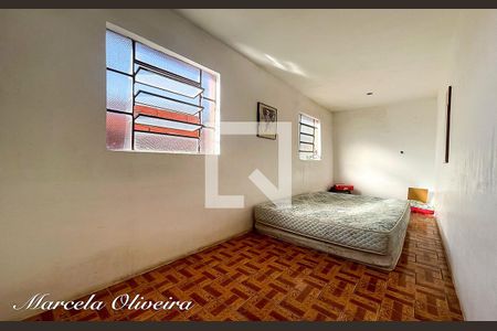 Casa à venda com 222m², 4 quartos e sem vaga