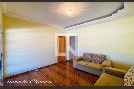 Casa à venda com 222m², 4 quartos e sem vaga