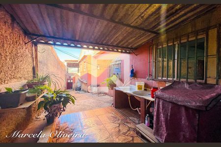 Casa à venda com 222m², 4 quartos e sem vaga