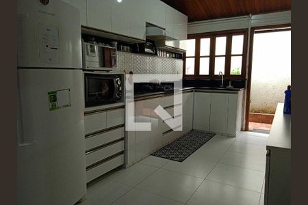 Casa à venda com 3 quartos, 650m² em Estoril, Belo Horizonte
