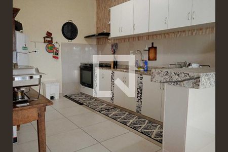 Casa à venda com 3 quartos, 650m² em Estoril, Belo Horizonte