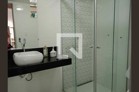 Casa à venda com 3 quartos, 650m² em Estoril, Belo Horizonte