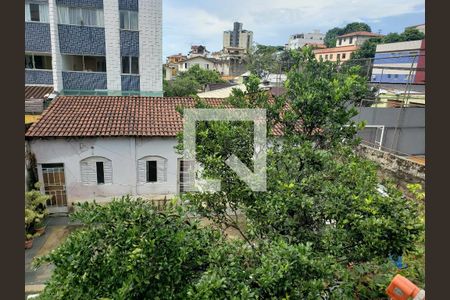 Casa à venda com 340m², 2 quartos e 4 vagas