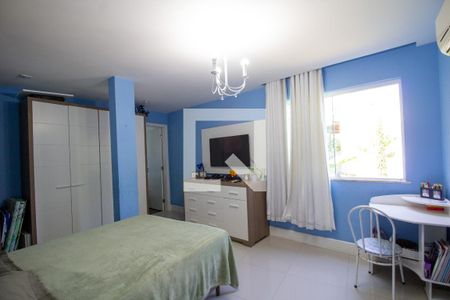 Casa de condomínio à venda com 300m², 5 quartos e 2 vagas Casa de condomínio à venda com 300m², 5 quartos e 2 vagasSuíte 4