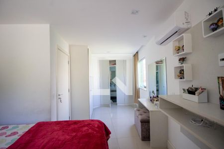 Casa de condomínio à venda com 300m², 5 quartos e 2 vagas Casa de condomínio à venda com 300m², 5 quartos e 2 vagasSuíte 3