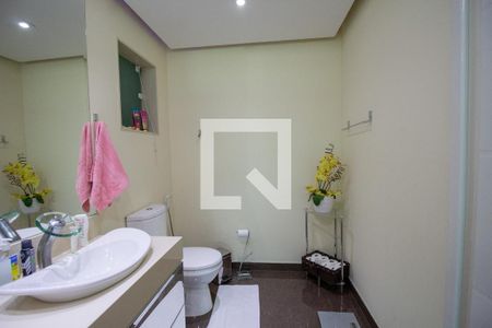 Casa de condomínio à venda com 300m², 5 quartos e 2 vagas Casa de condomínio à venda com 300m², 5 quartos e 2 vagasBanheiro da Suíte 5