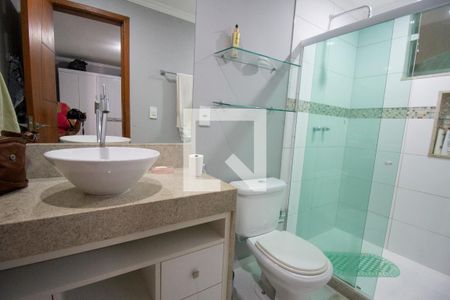 Casa de condomínio à venda com 300m², 5 quartos e 2 vagas Casa de condomínio à venda com 300m², 5 quartos e 2 vagasBanheiro da Suíte 1