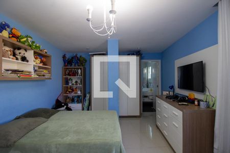 Casa de condomínio à venda com 300m², 5 quartos e 2 vagas Casa de condomínio à venda com 300m², 5 quartos e 2 vagasSuíte 4