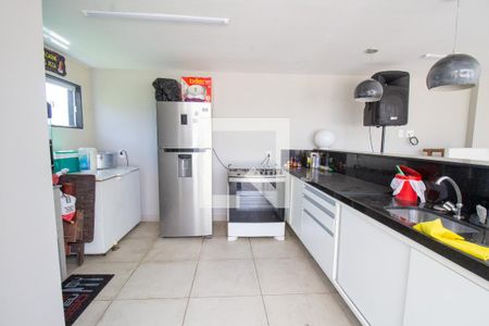 Casa de condomínio à venda com 300m², 5 quartos e 2 vagas Casa de condomínio à venda com 300m², 5 quartos e 2 vagasTerraço