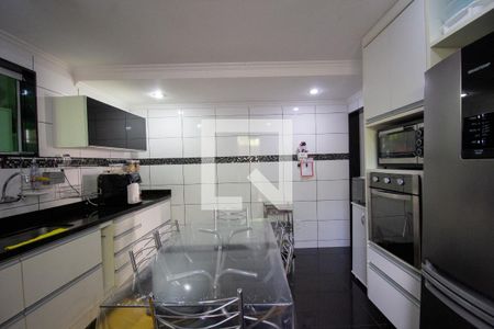 Casa de condomínio à venda com 300m², 5 quartos e 2 vagas Casa de condomínio à venda com 300m², 5 quartos e 2 vagasCozinha