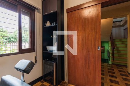 Casa à venda com 265m², 3 quartos e 3 vagas Casa à venda com 265m², 3 quartos e 3 vagasEscritório