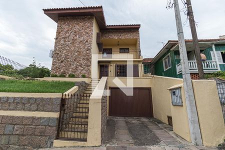 Casa à venda com 265m², 3 quartos e 3 vagas Casa à venda com 265m², 3 quartos e 3 vagasFachada