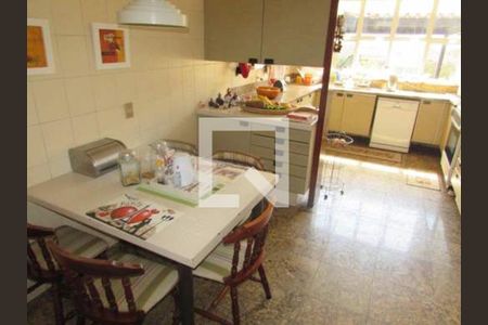 Casa à venda com 766m², 6 quartos e 5 vagas