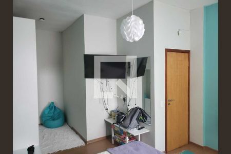 Casa à venda com 214m², 3 quartos e 4 vagas