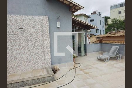 Casa à venda com 214m², 3 quartos e 4 vagas