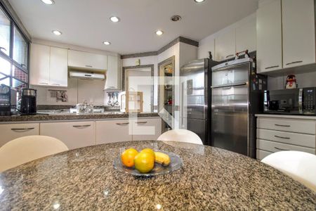 Apartamento à venda com 280m², 4 quartos e 4 vagas